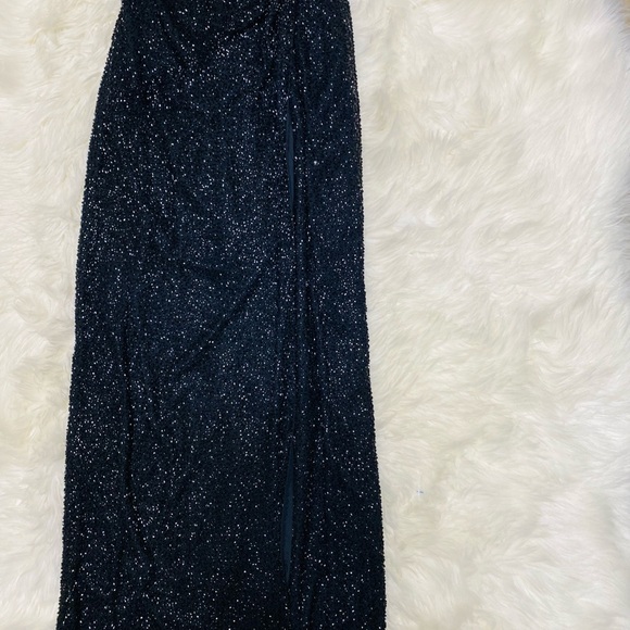 Elegant Black Halter Dress - Picture 2 of 3